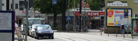 07.11.18 - Zeugenaufruf! Unbekannter schlägt Passanten...